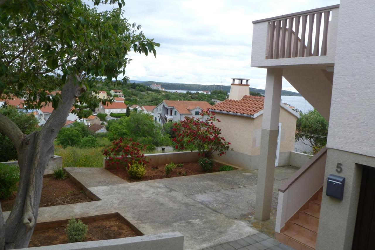 Apartments With A Parking Space Sali, Dugi Otok - 8154 מראה חיצוני תמונה